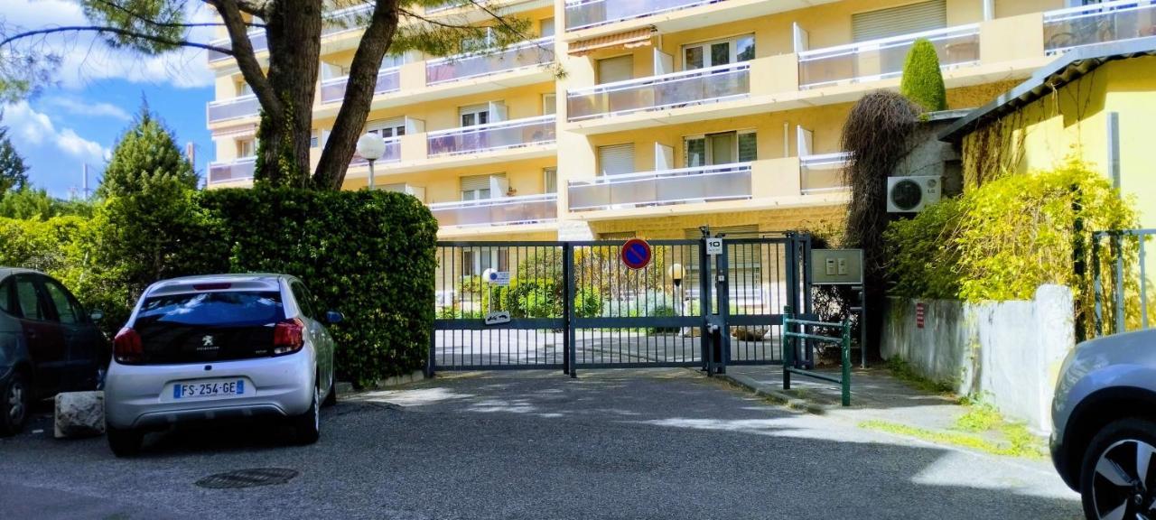 L'Echappee Belle Parking Appartement Avignon Buitenkant foto